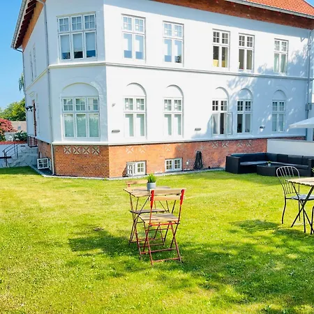 Aday - Mansion - 4 Bedroom Apartment Aalborg